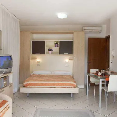 马雷欧公寓酒店 3*